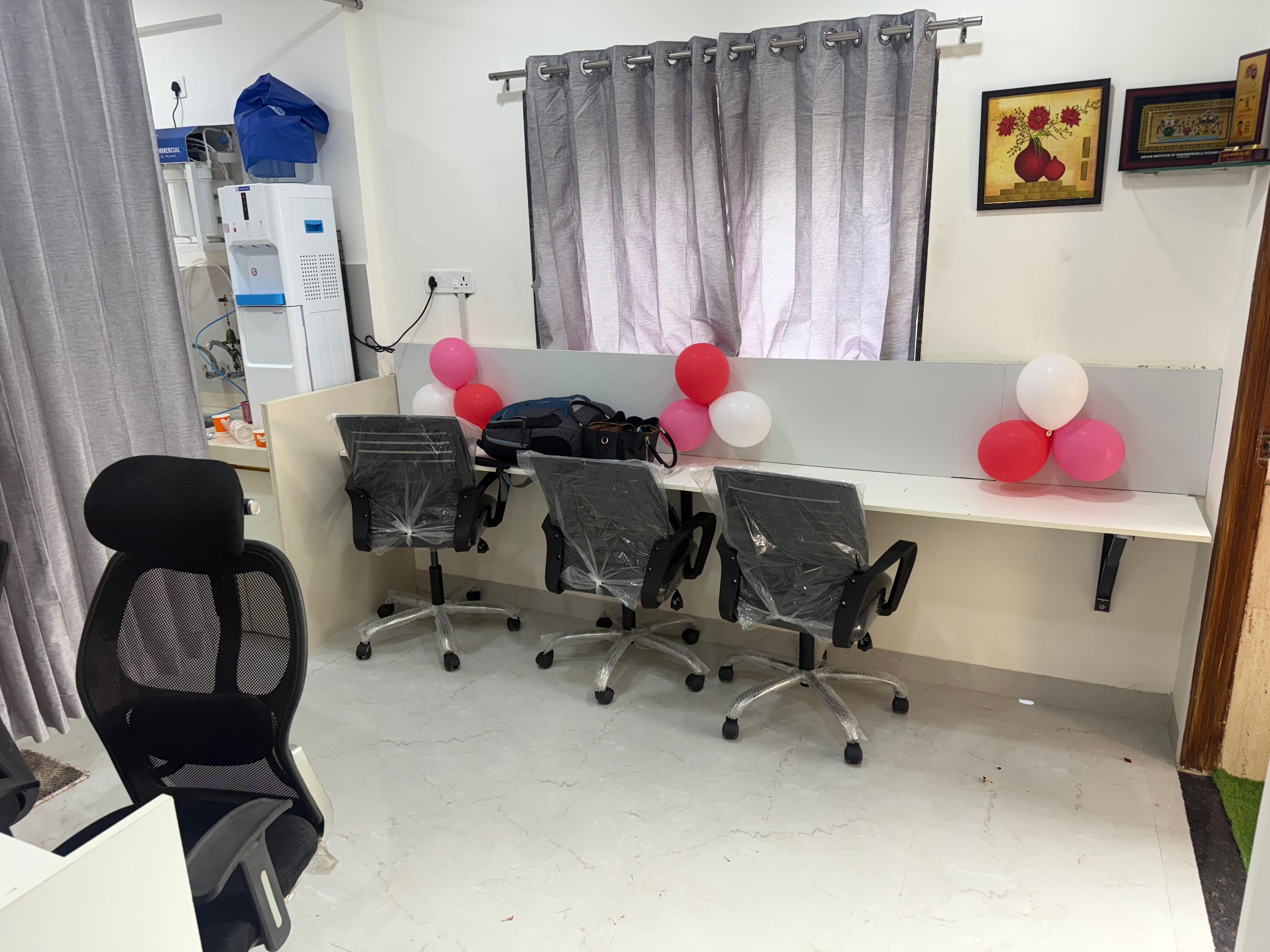 Workstation row